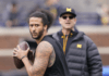 Colin Kaepernick makes direct appeal for NFL return at Michigan spring game: 'I can help you win games' – Yahoo Sports